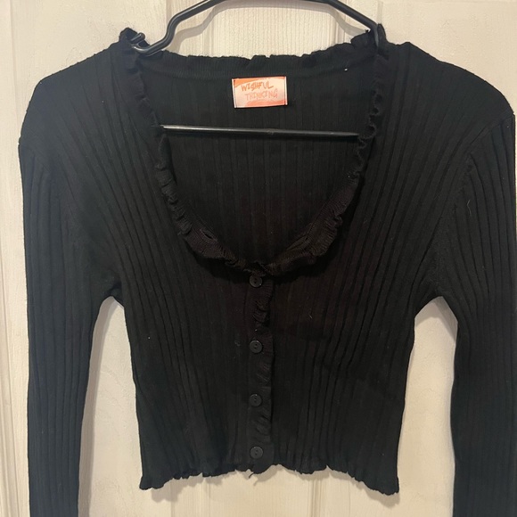 Top✨ - Picture 2 of 6